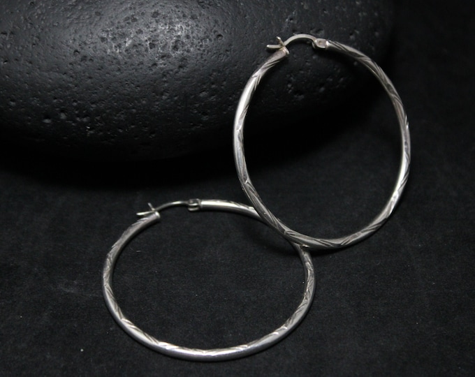 Sterling Silver Round Diamond Cut Lightweight Hoop Earrings, Round Silver Hoop Earrings, Diamond Cut Earrings, Textured Silver Hoop Earrings
