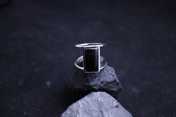 Sterling Silver Unique Split Shank Ring With Blac… - image 5