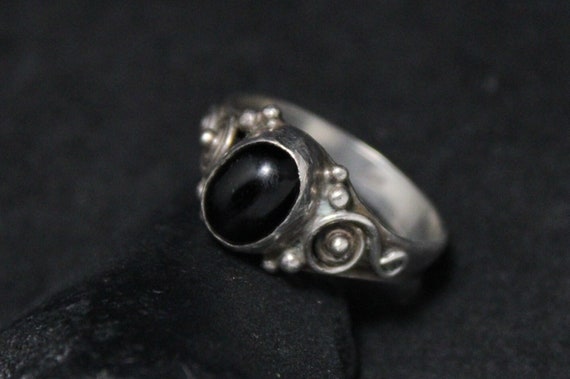 Dainty Sterling Silver Onyx Boho Ring Size 6, Gra… - image 1