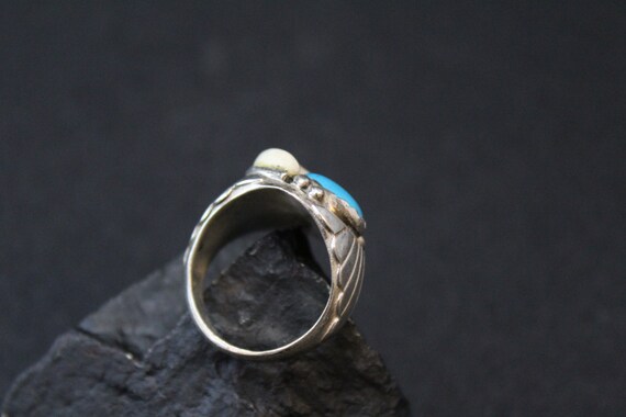 Sterling Silver Coyote Tooth and Turquoise Ring - image 3