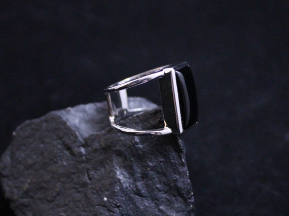 Sterling Silver Unique Split Shank Ring With Blac… - image 3