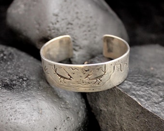 VTG 925 Sterling Silver Southwestern Roadrunner Design Wide Cuff Bracelet, True Vintage Silver with Oxidized Detailing, 5 5/16 inches long