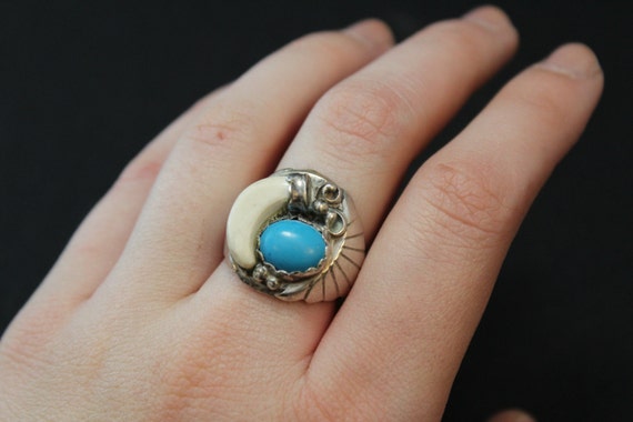 Sterling Silver Coyote Tooth and Turquoise Ring - image 4