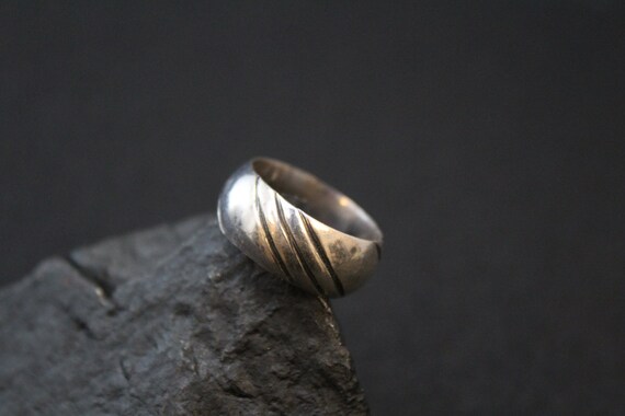 Simple Sterling Silver Striped Half Round Band Ri… - image 1