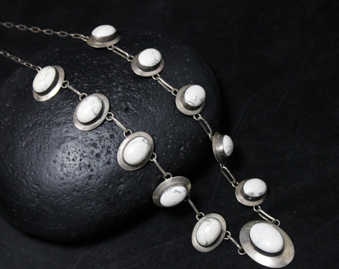 Sterling Silver Vintage Southwest White Howlite Statement Necklace 24 Inches, Sterling Howlite Necklace, Sterling White Howlite Jewelry