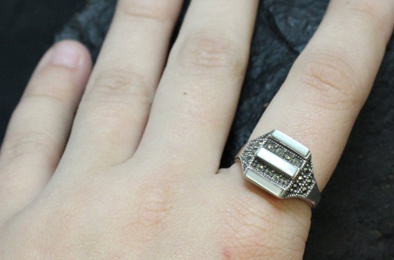 Sterling Silver Mother of Pearl Banded Ring with M
