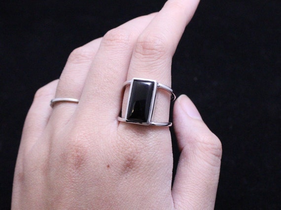 Sterling Silver Unique Split Shank Ring With Blac… - image 6