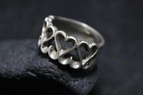 Adorable Sterling Silver Cut Out Heart Band Ring Size 6 Sterling