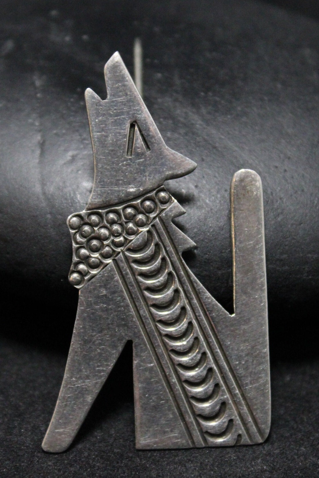 Howling Coyote Vintage Native American Navajo Sterling Silver Dark Patina Pin Howling Coyote Vintage Native American Navajo Sterling Silver Dark Patina Pin