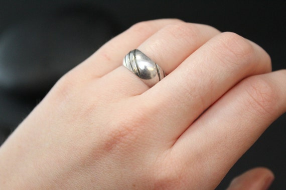 Simple Sterling Silver Striped Half Round Band Ri… - image 3