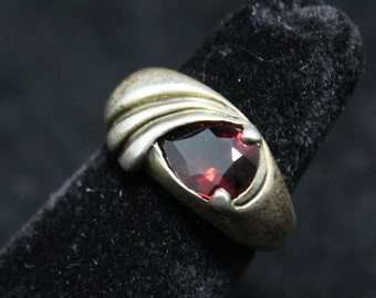 Sterling Silver Kabana Teardrop Garnet Ring, Sterling Silver Faceted Garnet Rink, Modernist Sterling Silver Pear Shaped Garnet Ring