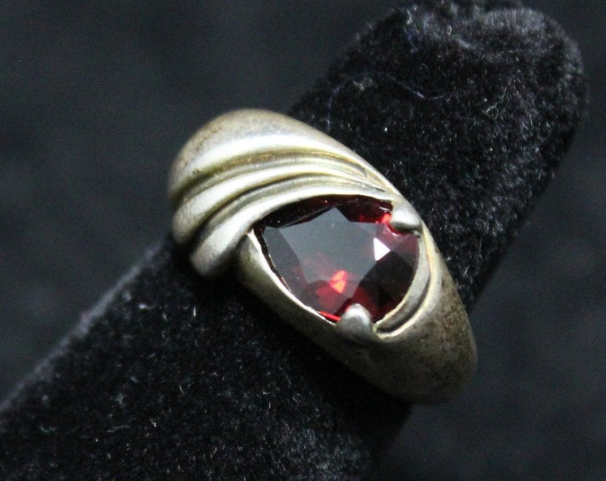 Sterling Silver Kabana Teardrop Garnet Ring, Sterling Silver Faceted Garnet Rink, Modernist Sterling Silver Pear Shaped Garnet Ring