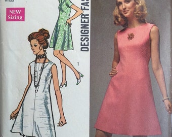 Simplicity 8775; ©1970; Misses Dress and Pants ... Designer Fashion, Bust 34