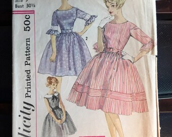 Simplicity Pattern 3782 Vintage Teens Simple To Make Dress- Full Skirt. Bust 30 1/2"