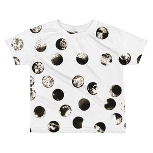 Punkte Bedrucktes Kindershirt | Kinder Unisex T-Shirt | KinderGeburtstag Geschenk | Lässiges Kinder Tshirt | Cooles Shirt | Urlaubshemden | Kurzärmeliges Shirt