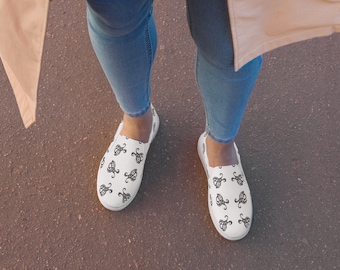 Women’s slip-on canvas shoes, Women’s canvas shoes, Ladybugs canvas shoes, White Sneakers , Sneakers, Trendy shoes, casual Shoes