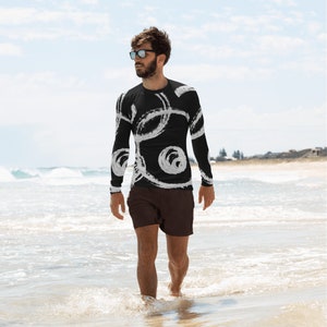 Men&#39;s Long Sleeve Rash Guard: Black & White UPF 50+ Swim Shirt