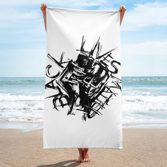 Black & White Wave Bath Towel