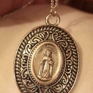 Lovely Swirl Rimmed Etch Detailed Silvertone St. Dymphna Christian Devotional Medal Pendant Necklace