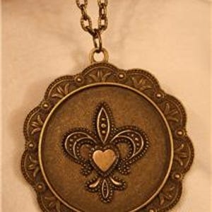 Dainty Scalloped Rim Fleur de Lis Brasstone Bead Textured Heart Round NOLO New Orleans Pendant Necklace