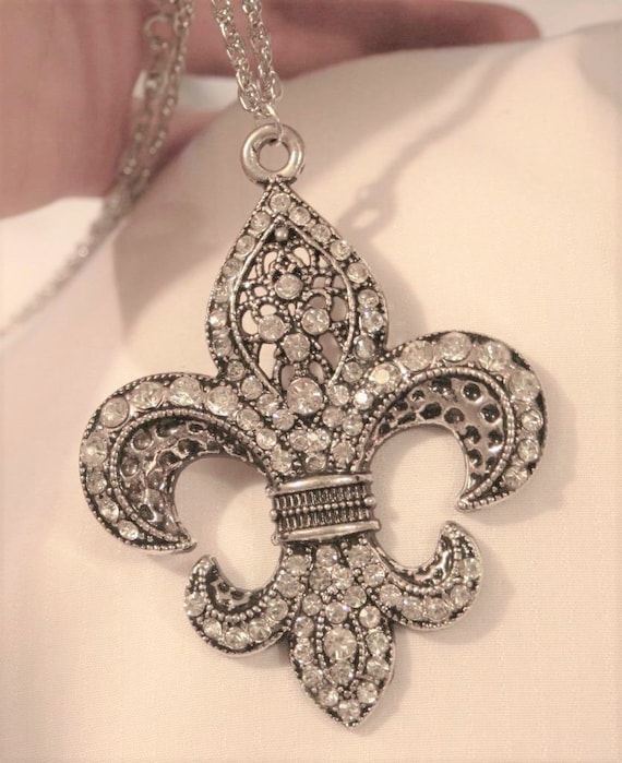 Gorgeous Large Sculpted Silvertone White Clear Rhinestone Fleur De Lis Pendant Necklace Etsy