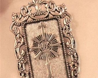 Striking Filigree Swirled Rim Elongated Rectangle IHS Eucharistic Monstrance Holy Communion Religious Medal Silvertne Necklace