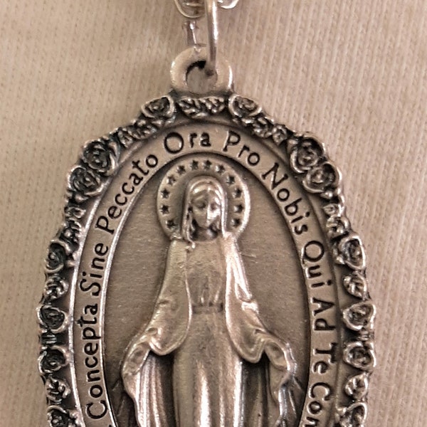 Lovely Large Oval Rose-Rimmed Latin Miraculous Mary Immaculate Conception Christian Medal Silvertone Devotional Necklace