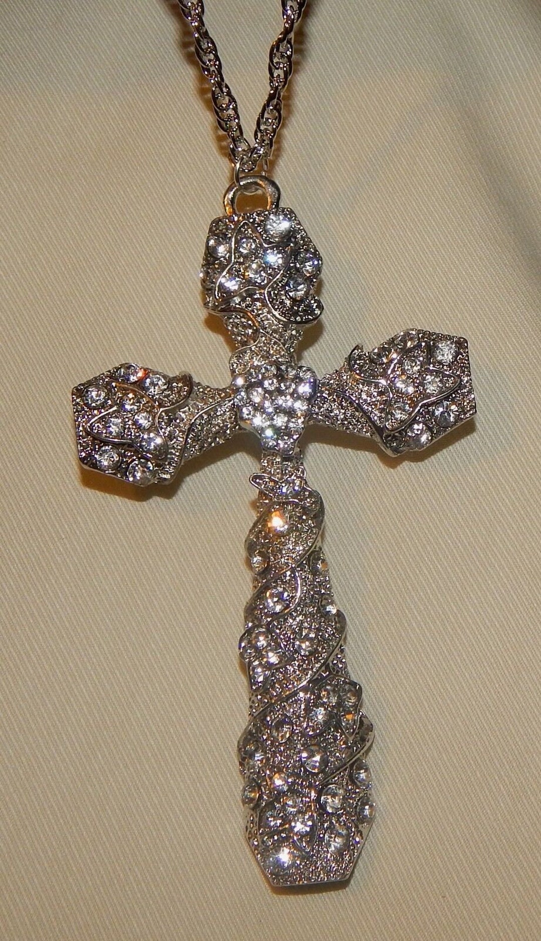 Lovely Slender Sculpted Raised Textures & Swirls Rhinestone Heart ...