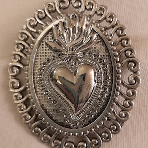 Lovely Swirl Rimmed Shiny Flaming Sacred Heart of Jesus Medal Motif Silvertone Religious Brooch Pin