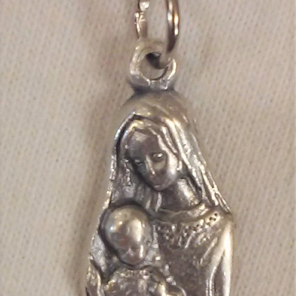 Lovely Sculpted Mother Holding Baby Maternity Motherhood Mary Medallion Necklace