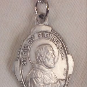 Delightful Shiny Compass Point Padre Pio Religious Medal Silvertone Pendant Necklace