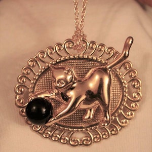 Swirl Rim Sculpted Kitty Cat Kitten Playing with Ball Goldtone Necklace Brooch