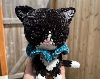Tuxedo velvet ruffle cat