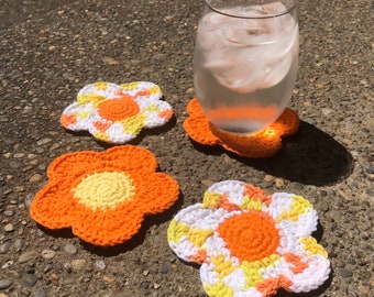 100% COTTON: Retro daisy coasters / crochet / floral / cute / y2k home decor / natural fibers / vintage style / 1970s / 2000s / Y2K / preppy