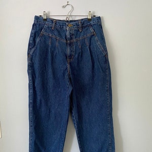 Vintage 1980s Chic Women&#39;s Pleated Mom Jeans, Tapered Leg Jeans, High Rise 80s Denim, 18 Petite Vintage Sizing (31&quot; Waist), Western Jeans
