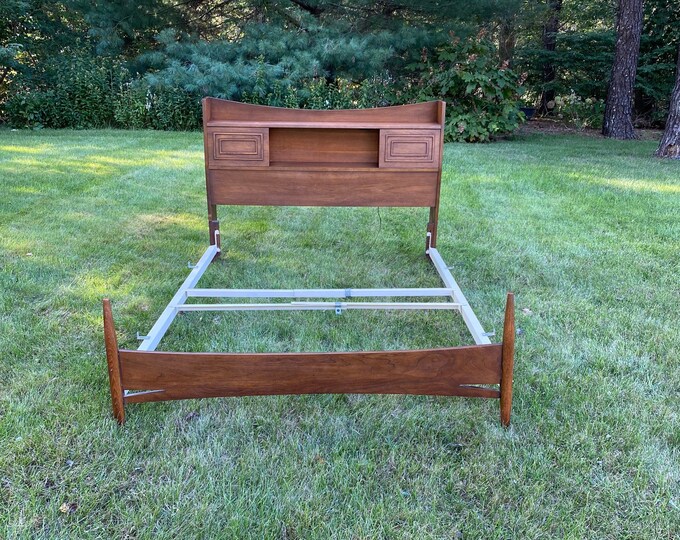 Vintage Broyhill Sculptra Full / Queen Bed, Mid Century Modern Bed