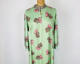Vintage Plus Size Maxi Dress, 1970s Polyester Dress, Novelty Print Floor Length Dress with Button Detail, Green and Pink Floral Pattern