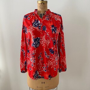 Vintage Red and Blue Women&#39;s Floral Blouse, Polyester Shirt, 1970s Retro Blouse, Colorful Blouse with Flowers, Medium / Large