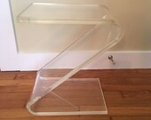 Vintage Clear Lucite Z Shape End Table, Clear Side Table, Mid Century Modern Acrylic Table, Modern End Table, Accent Table, Clear Z Table