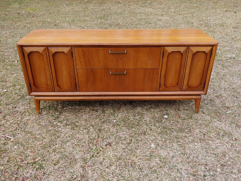 Vintage Broyhill Facet Credenza Mid Century Modern Sideboard Walnut Buffet Dining Room Furniture Tv Stand