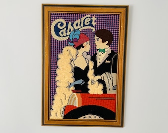 Obraz w ramie z haftem igłowym inspirowany stylem art déco, ukończony haft igłowy, dekoracja ścienna z lat 20. XX wieku, kobieta i mężczyzna w stylu flapper