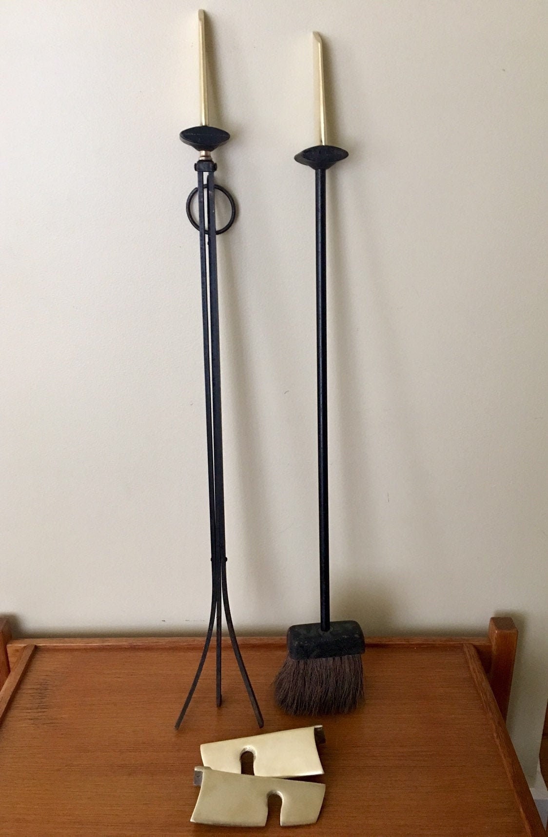 ヴィンテージ ドナルド デスキー 暖炉用ツール、鉄と真鍮の壁掛け暖炉