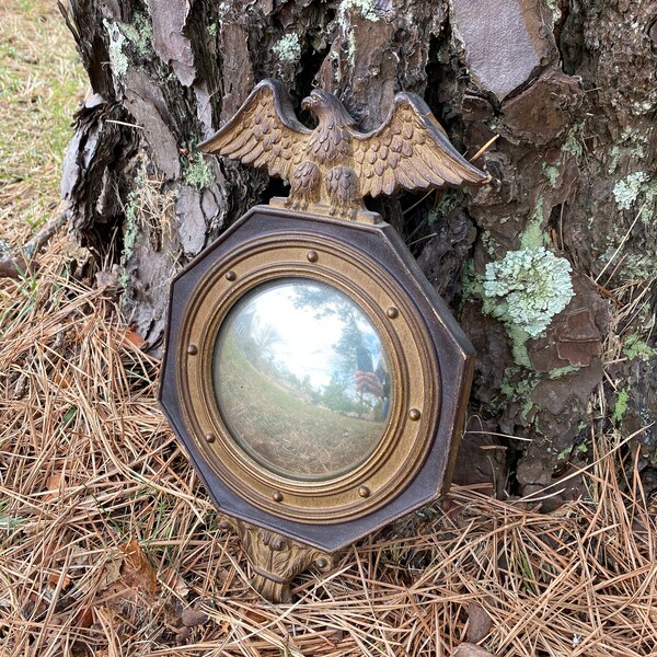 vintage miroir octogonal Federal Eagle en bois de syroco, miroir mural en bois de syroco, hublot oeil de boeuf, miroir rétro Golden Eagle, décor aigle