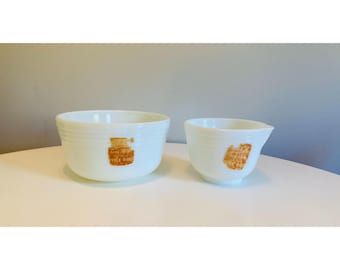 Vintage Pyrex Hamilton Beach Mixing Bowl Set Original Stickers Spout White USA