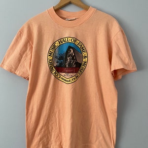 Vintage Country Music Hall of Fame Nashville T-shirt, Size Med/Large, America&#39;s No. 1 Music Museum Souvenir T-shirt, Country Music Fan