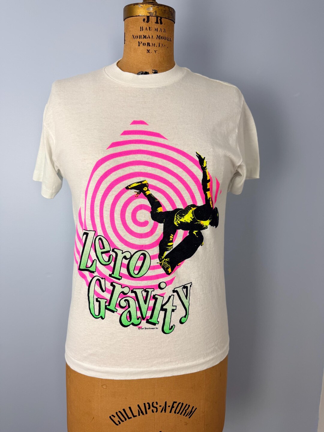 Vintage Zero Gravity T-shirt, Size Medium, 80s Skater Style, Sun