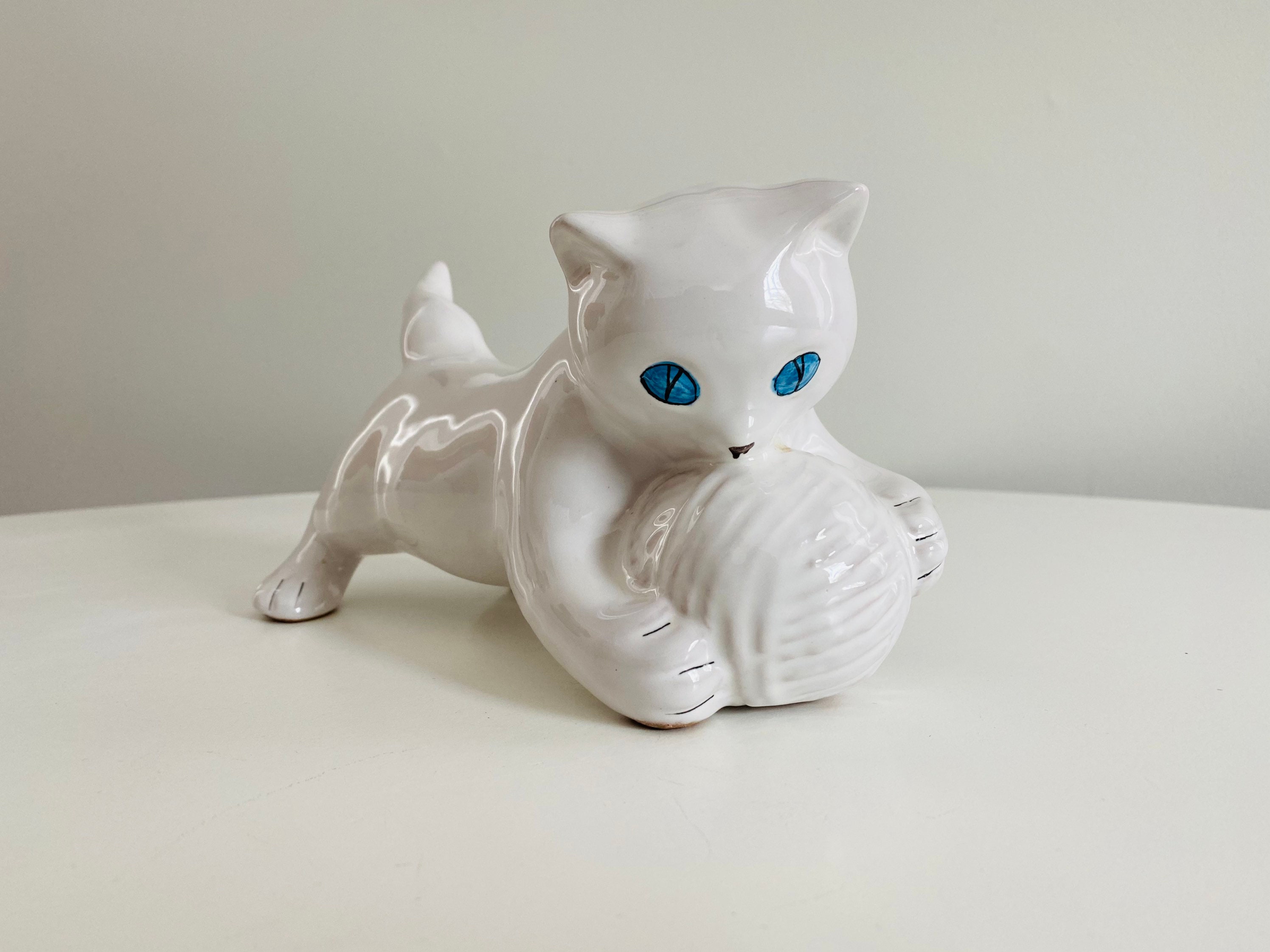 Vintage Ceramic Cat With Ball of Yarn, Made in Italy, Mid Century