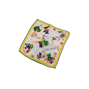Pañuelo infantil vintage de la década de 1940, The Picnic, pañuelo con estampado original y caprichoso con animales de dibujos animados, decoración para guardería