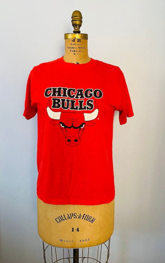 Vintage Chicago Bulls T-shirt, NBA T-shirt, Basket