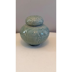 Scargo Pottery Covered Jar Mary Holl / Harry Holl Celadon Glaze Fantasy Nature
